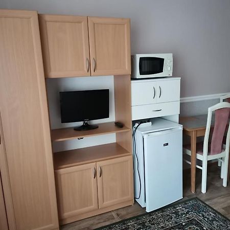 Emma Vendeghaz Hotel Balatonfured Bagian luar foto
