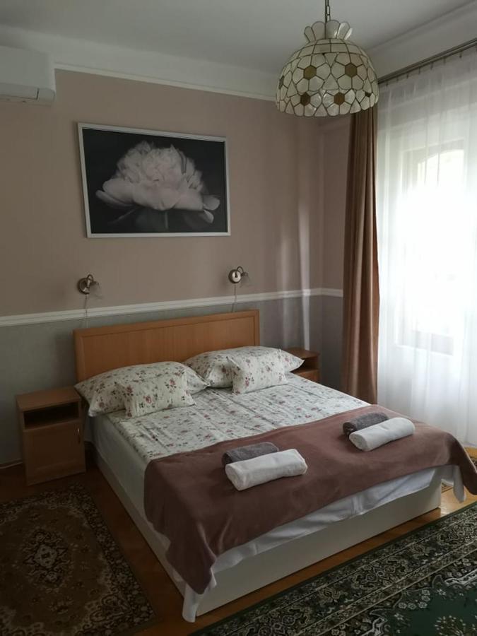 Emma Vendeghaz Hotel Balatonfured Bagian luar foto