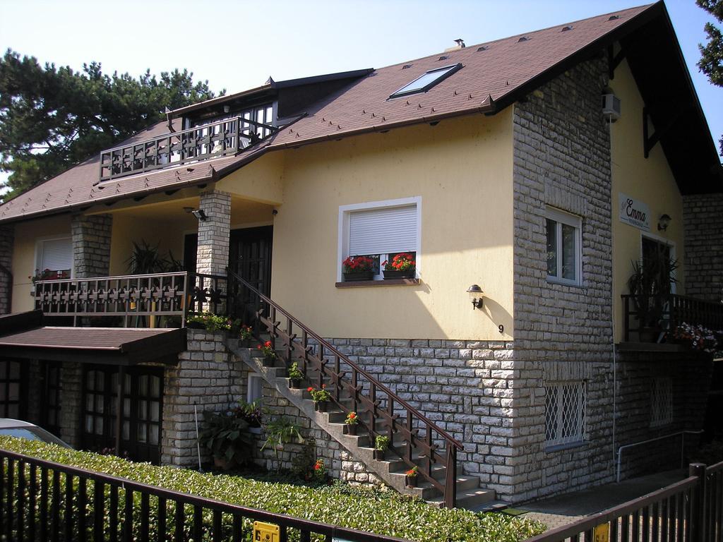 Emma Vendeghaz Hotel Balatonfured Bagian luar foto